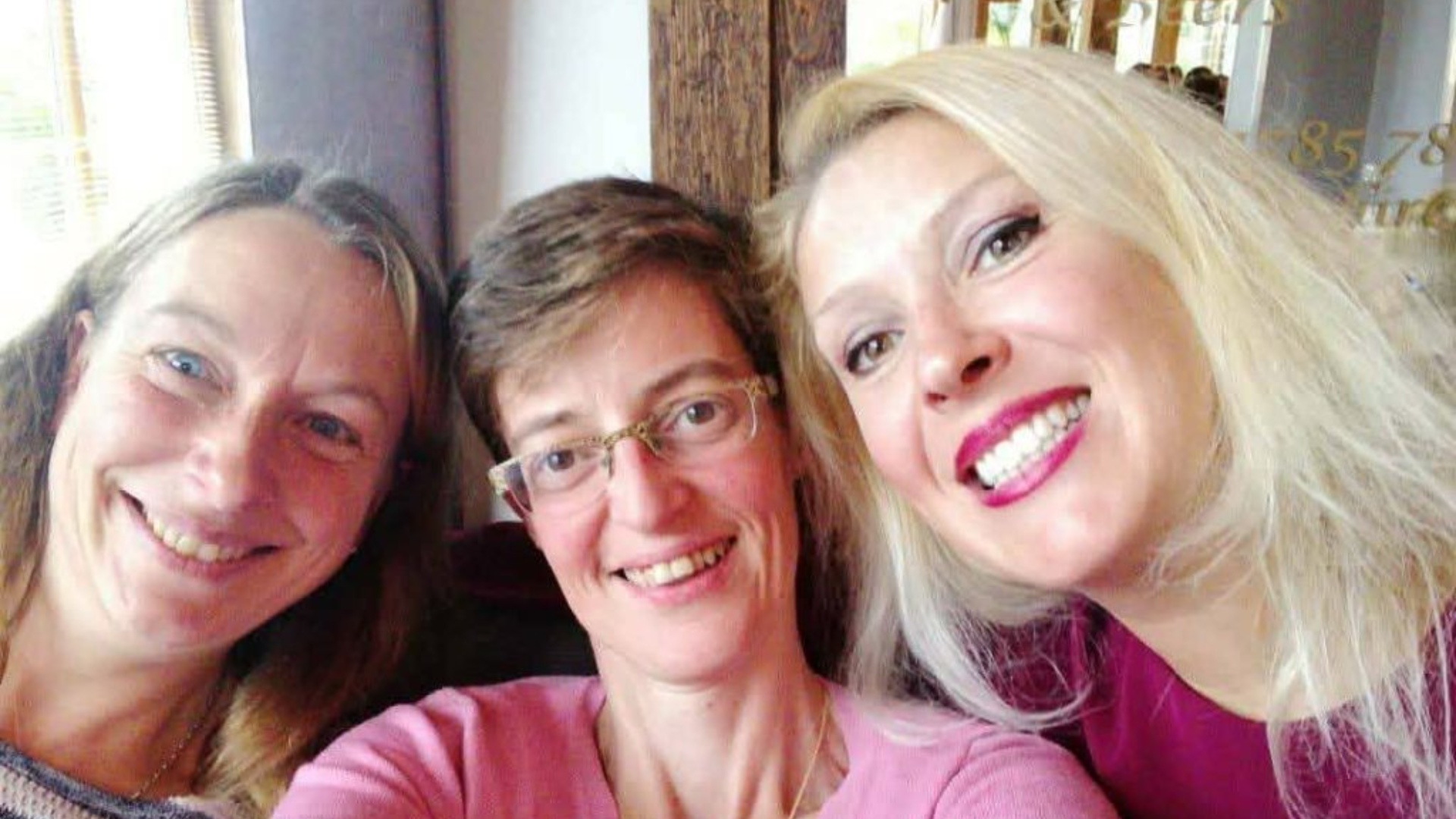 Victoria (right) pictured with her step-sister and sister-in-law.